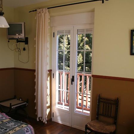 Hoyos del Collado La Casona De Colladoゲストハウス エクステリア 写真