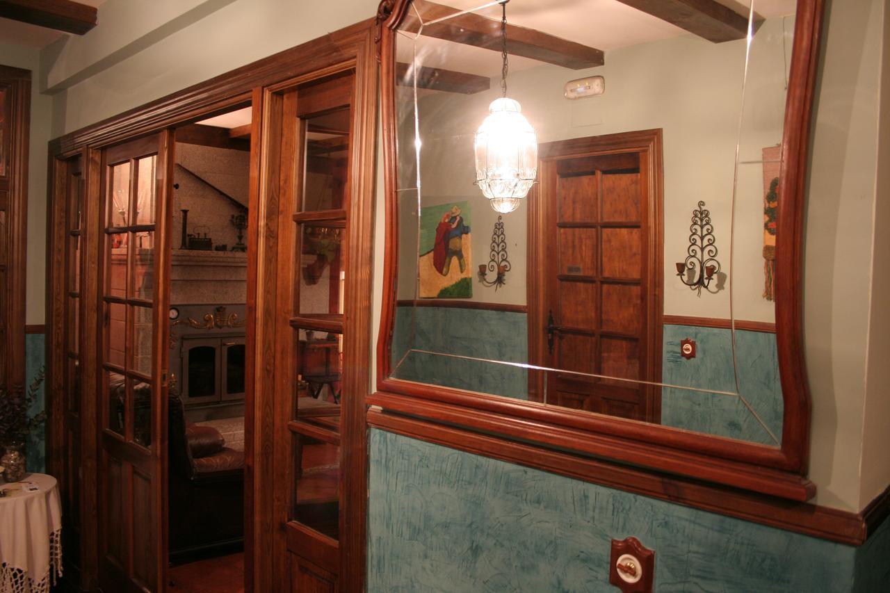 Hoyos del Collado La Casona De Colladoゲストハウス エクステリア 写真