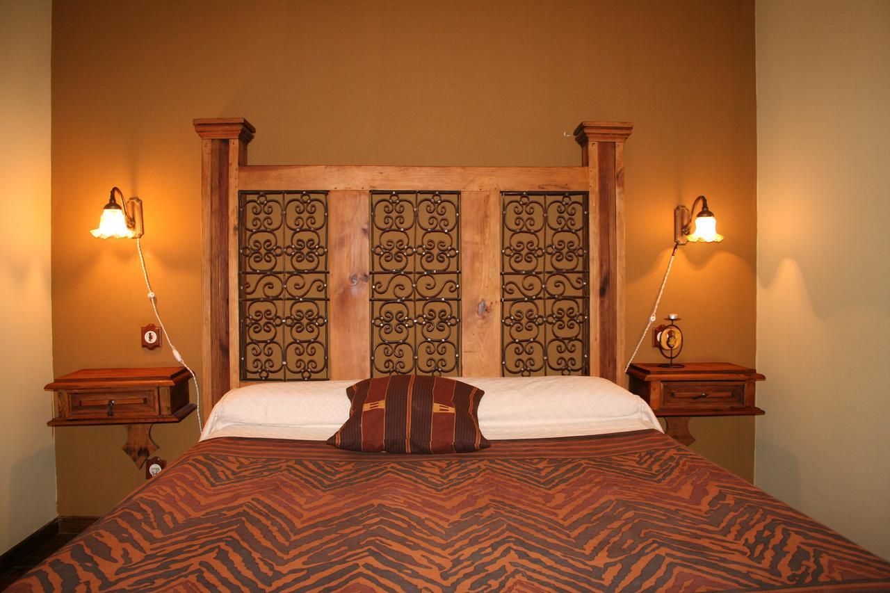 Hoyos del Collado La Casona De Colladoゲストハウス エクステリア 写真